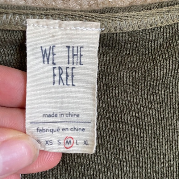 Free People Distressed Oversized top - Picture 4 of 5